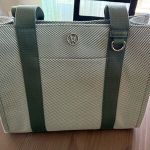 lululemon athletica Green and White Women’s 10L Boxy Tote Bag